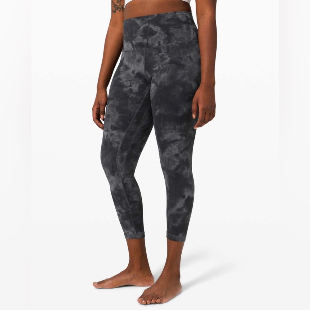 EUC ⭐️ Lululemon Align Crop 21" *Diamond Dye Pitch Grey Graphite Grey size 4